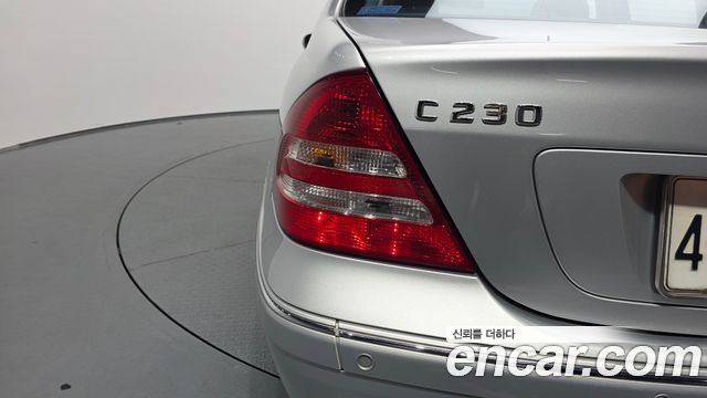 Mercedes-Benz C-Class 2007 — photo 9