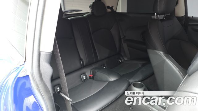 Mini Cooper 2019 — photo 18
