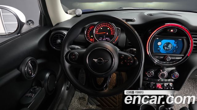 Mini Cooper 2019 — photo 19