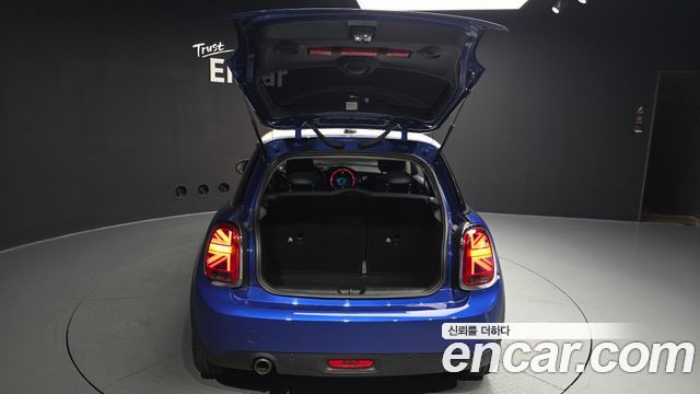 Mini Cooper 2019 — photo 26