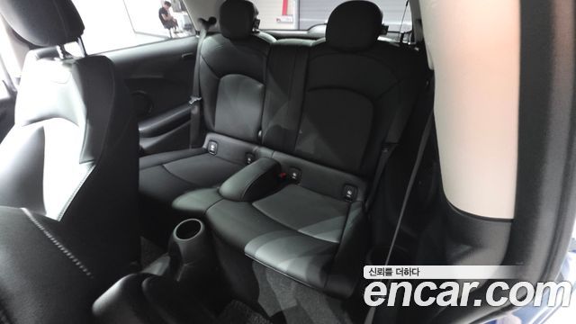 Mini Cooper 2019 — photo 16