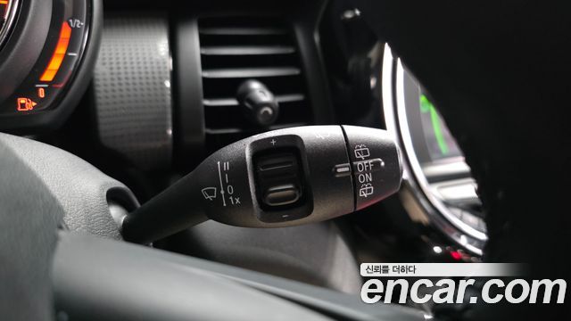 Mini Cooper 2019 — photo 29