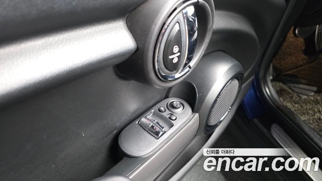 Mini Cooper 2019 — photo 30