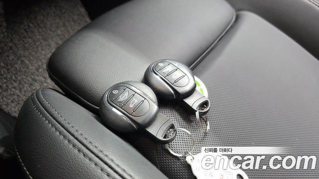Mini Cooper 2019 — photo 34