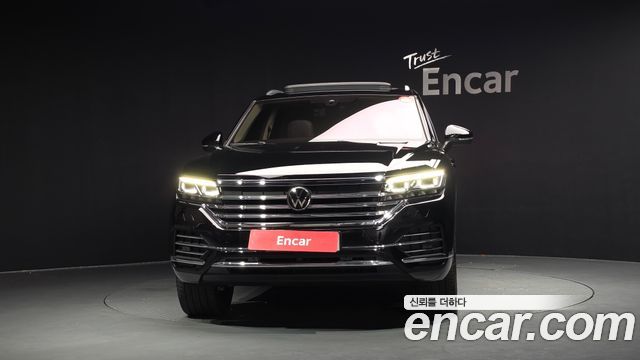 Volkswagen Touareg 2023 — photo 3