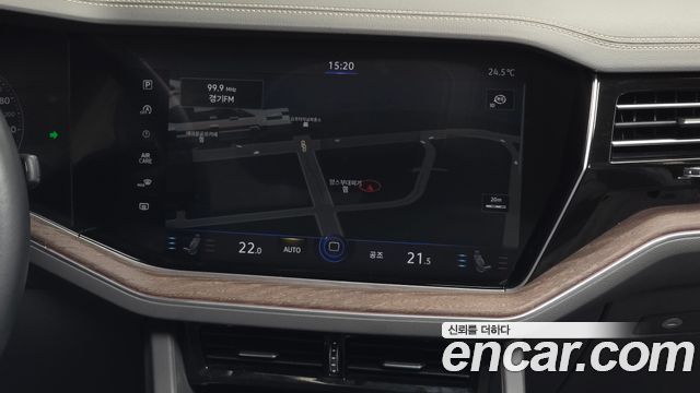 Volkswagen Touareg 2023 — photo 14