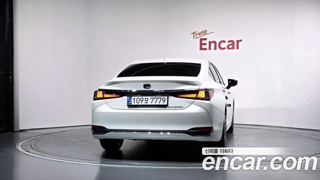 Lexus ES 2026 — photo 4