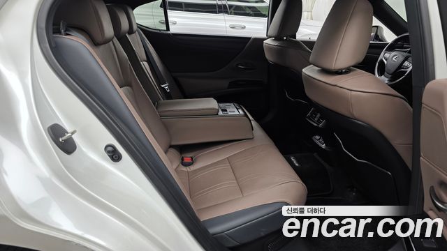 Lexus ES 2026 — photo 17