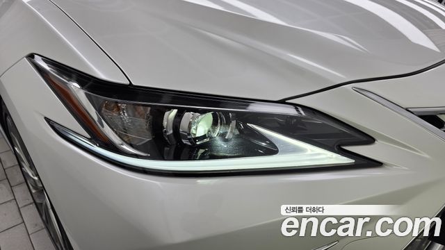 Lexus ES 2026 — photo 8