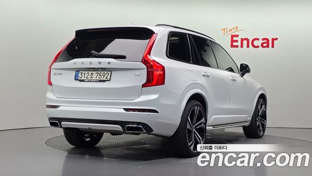 Volvo XC90 2021 — photo 2