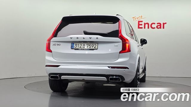 Volvo XC90 2021 — photo 4