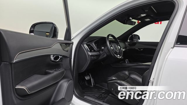 Volvo XC90 2021 — photo 13