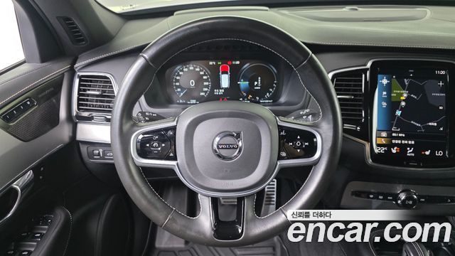Volvo XC90 2021 — photo 18