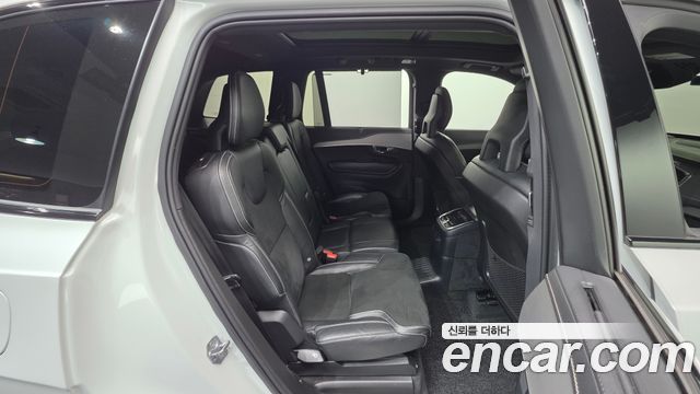 Volvo XC90 2021 — photo 23