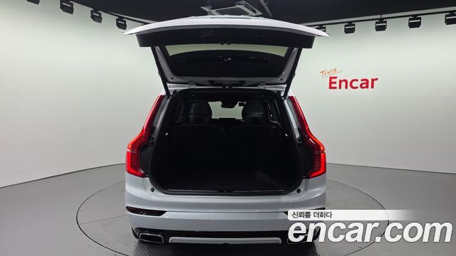 Volvo XC90 2021 — photo 24