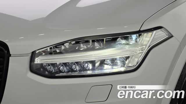 Volvo XC90 2021 — photo 8