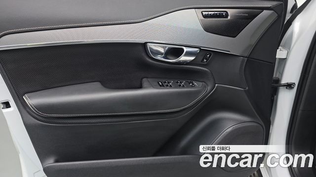 Volvo XC90 2021 — photo 14
