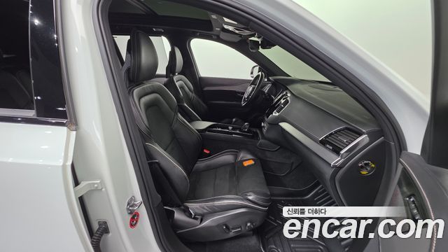 Volvo XC90 2021 — photo 16