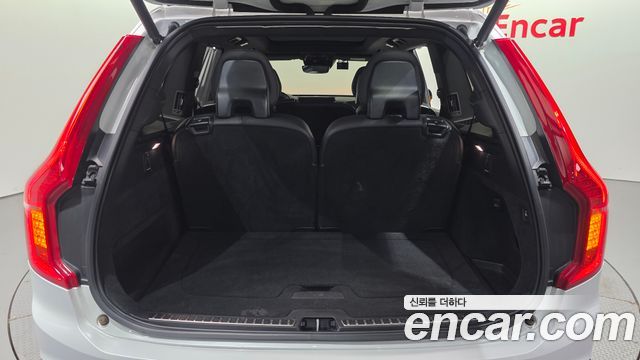 Volvo XC90 2021 — photo 28