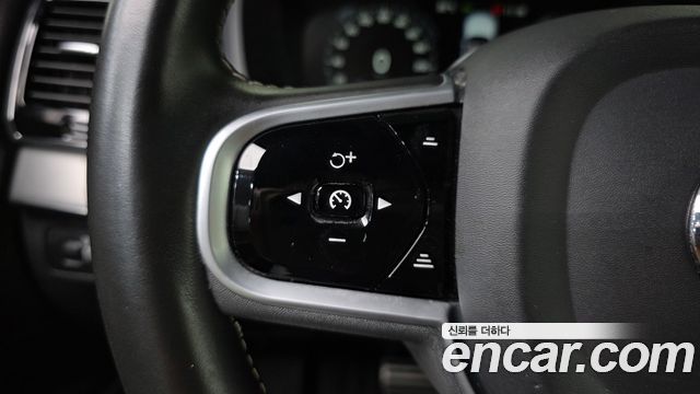 Volvo XC90 2021 — photo 29