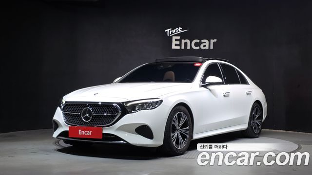 Mercedes-Benz E-Class 2025 — photo 1