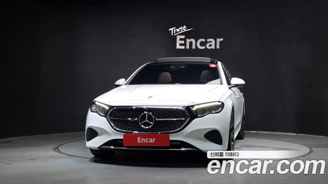 Mercedes-Benz E-Class 2025 — photo 3
