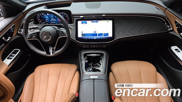 Mercedes-Benz E-Class 2025 — photo 10