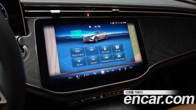 Mercedes-Benz E-Class 2025 — photo 21
