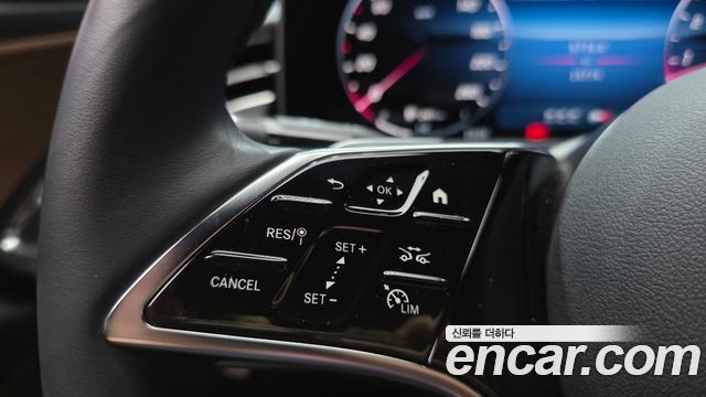 Mercedes-Benz E-Class 2025 — photo 24