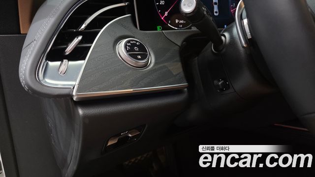 Mercedes-Benz E-Class 2025 — photo 26