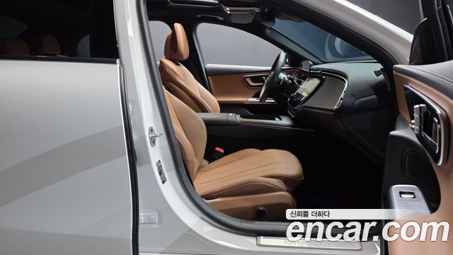 Mercedes-Benz E-Class 2025 — photo 16