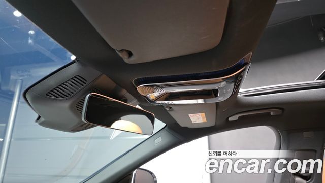 Mercedes-Benz E-Class 2025 — photo 27