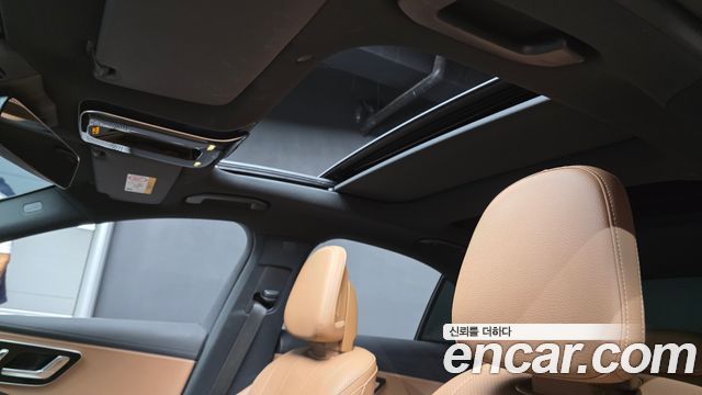 Mercedes-Benz E-Class 2025 — photo 28