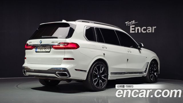 BMW X7 2022 — photo 2