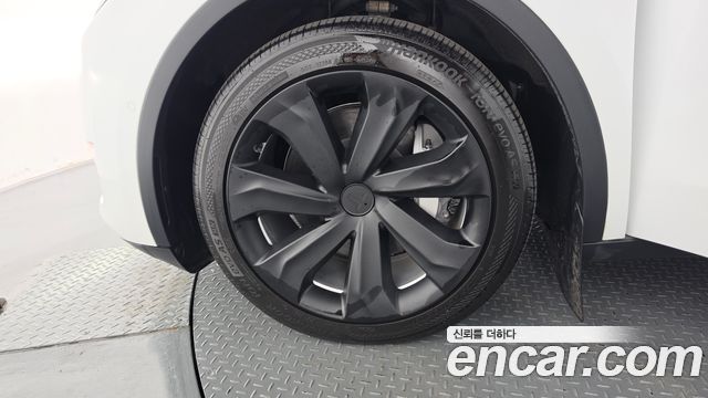 Tesla Model Y 2022 — photo 5