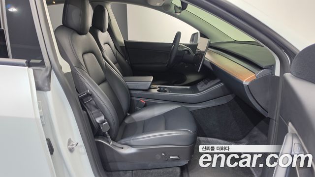 Tesla Model Y 2022 — photo 11