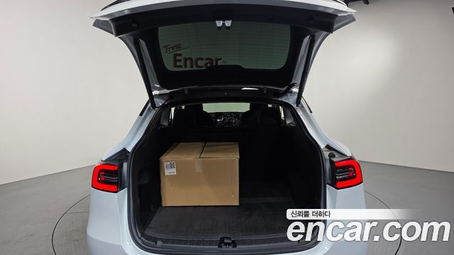 Tesla Model Y 2022 — photo 20