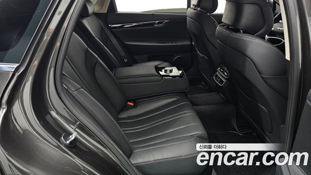 Genesis G80 2023 — photo 18