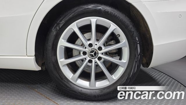 Mercedes-Benz A-Class 2020 — photo 5