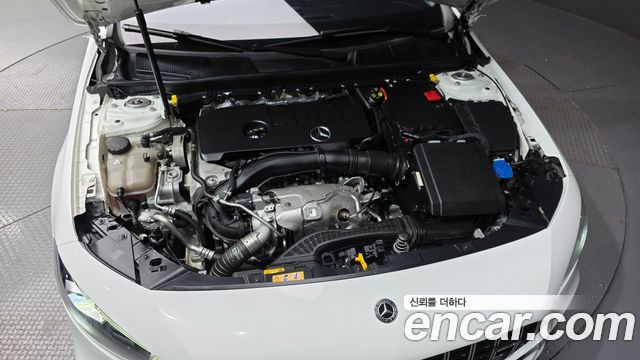 Mercedes-Benz A-Class 2020 — photo 6
