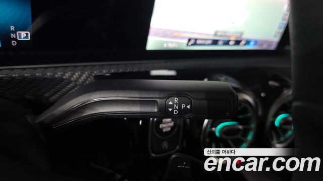 Mercedes-Benz A-Class 2020 — photo 9