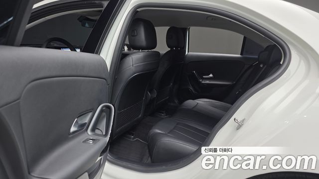 Mercedes-Benz A-Class 2020 — photo 17