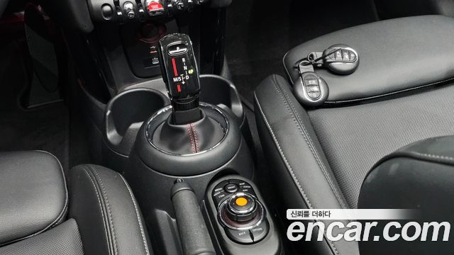 Mini Cooper 2020 — photo 9