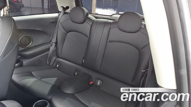 Mini Cooper 2020 — photo 12