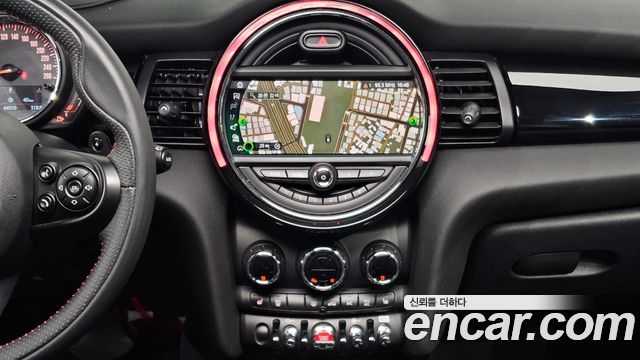 Mini Cooper 2020 — photo 19