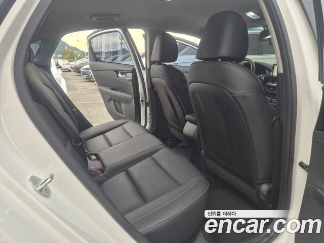Kia K3 2024 — photo 10