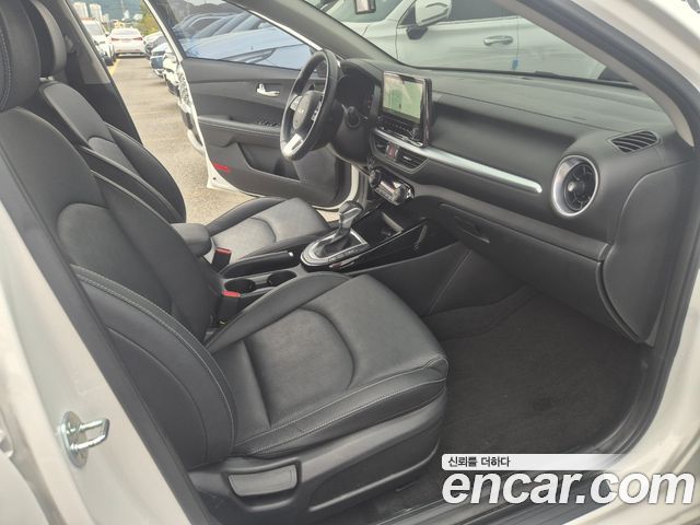 Kia K3 2024 — photo 11