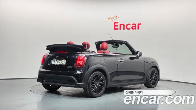 Mini Cooper Convertible 2024 — photo 2