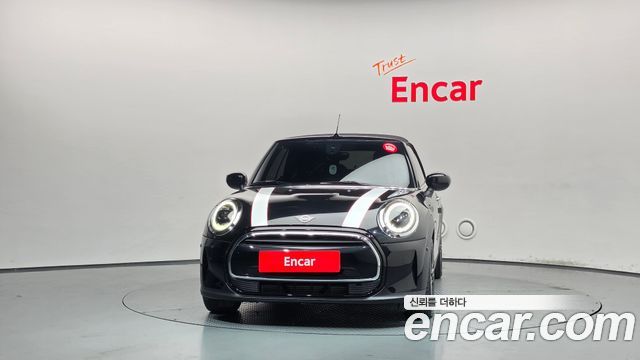 Mini Cooper Convertible 2024 — photo 3