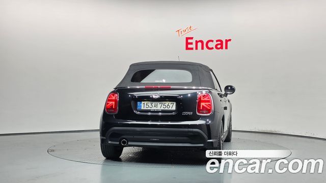 Mini Cooper Convertible 2024 — photo 4